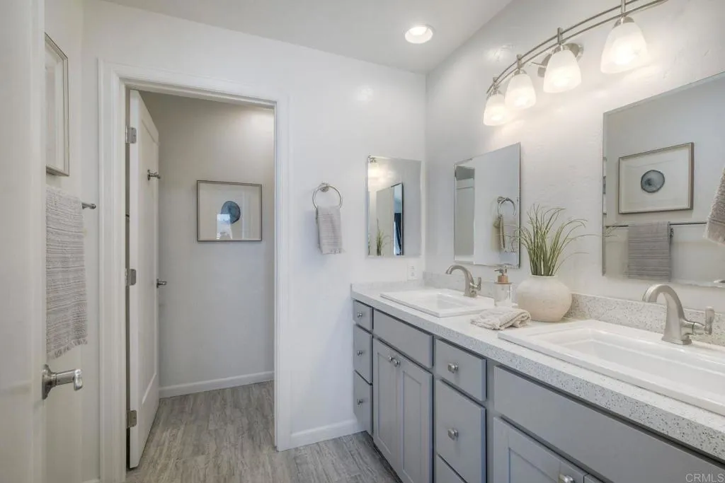 https://cdn.realtyfeed.com/cdn/127/306724974/84add1d749aa483f34c78fb9de394cf3.webp
