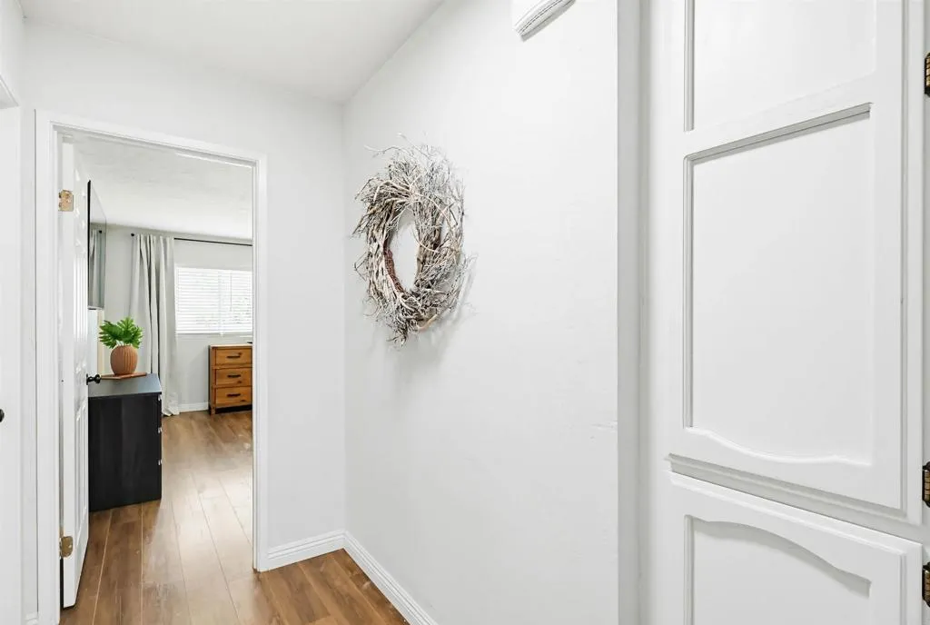 https://cdn.realtyfeed.com/cdn/127/306724984/ebf9be6fc68129eb6f24ac599e8b38ed.webp