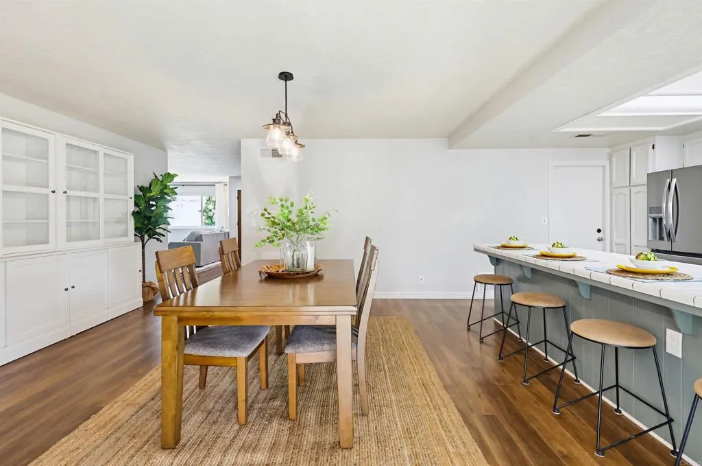 https://cdn.realtyfeed.com/cdn/127/306724984/fb0bcff2072e08b654f6860362a1edc8.webp