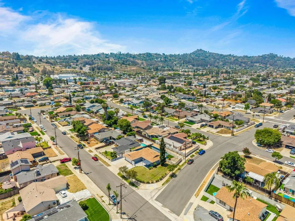 https://cdn.realtyfeed.com/cdn/127/306724996/73f940099c59dc92adbdfd15c2089372.webp