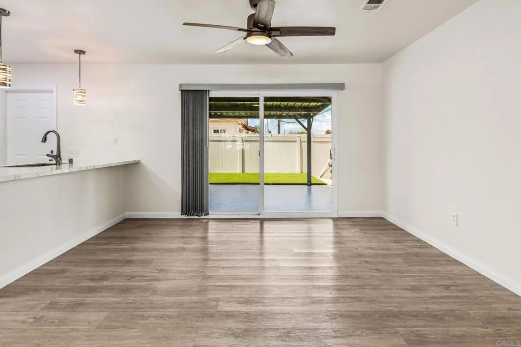 https://cdn.realtyfeed.com/cdn/127/306724996/acbc064276a3740d3a27530d1f8b6929.webp