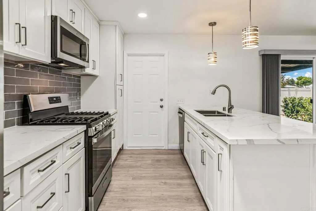https://cdn.realtyfeed.com/cdn/127/306724996/bb928b4529397d58bc39f0d4692871bb.webp