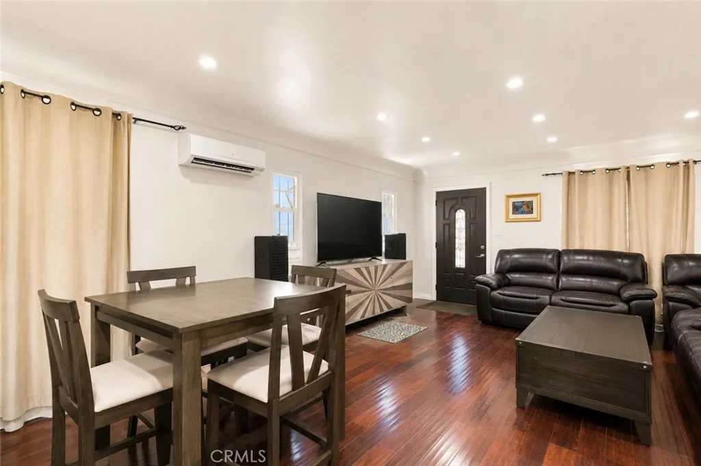 8701 Menlo, Los Angeles, CA 90044 - Photo 3 of 14, Los Angeles, CA