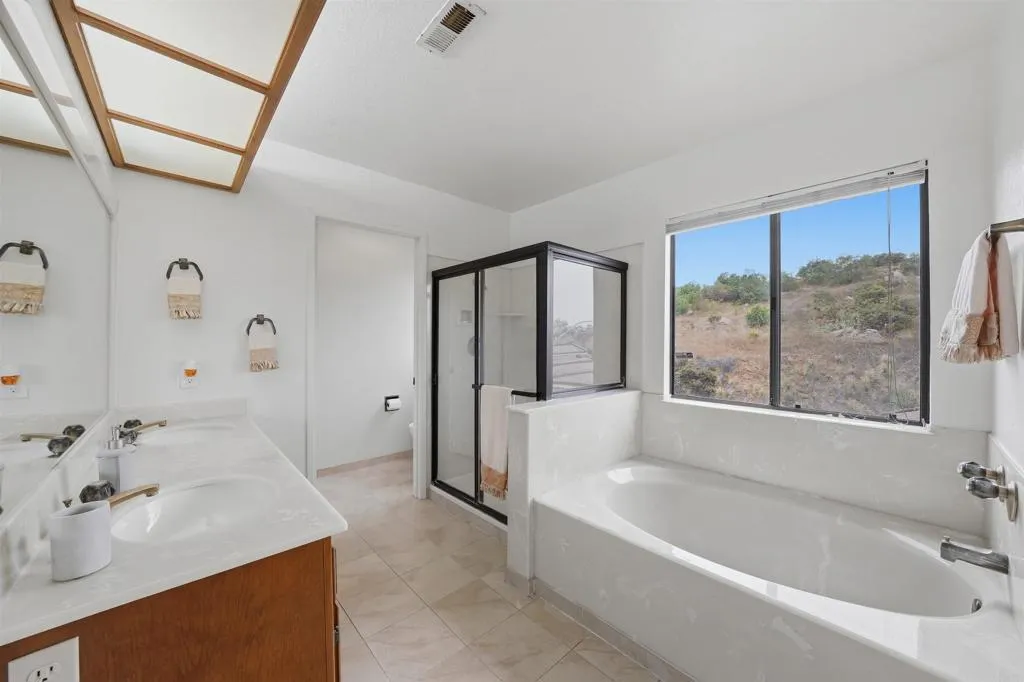 https://cdn.realtyfeed.com/cdn/127/306725042/574305f0022a02c206daf9e7b1e35ccb.webp