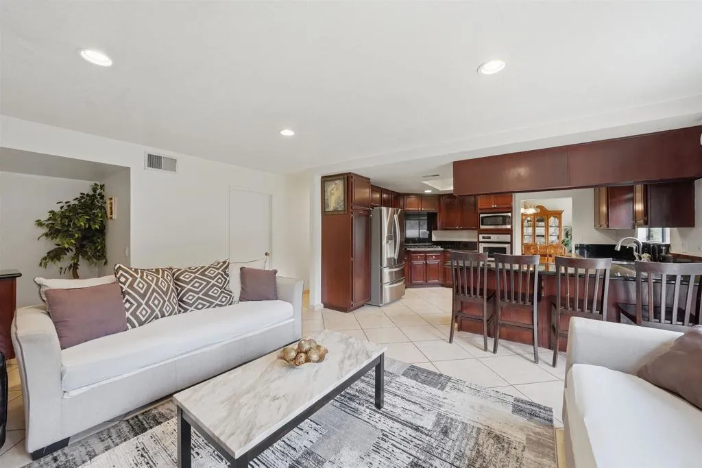 https://cdn.realtyfeed.com/cdn/127/306725042/8d141cd1ae66702ca9c8e827bc097143.webp