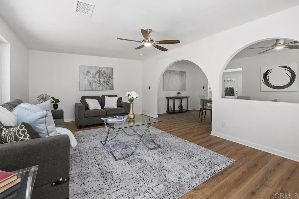 https://cdn.realtyfeed.com/cdn/127/306725124/221fb744367dd443b9ca76d8102d857d.webp