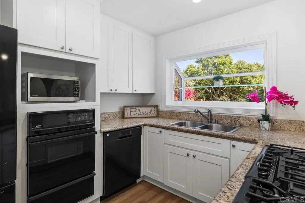 https://cdn.realtyfeed.com/cdn/127/306725124/bde338688b0ee788e23e0d56eeca1e7f.webp