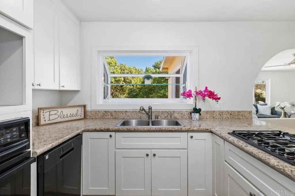 https://cdn.realtyfeed.com/cdn/127/306725124/db6b369a98571af8de7f2e8065104804.webp