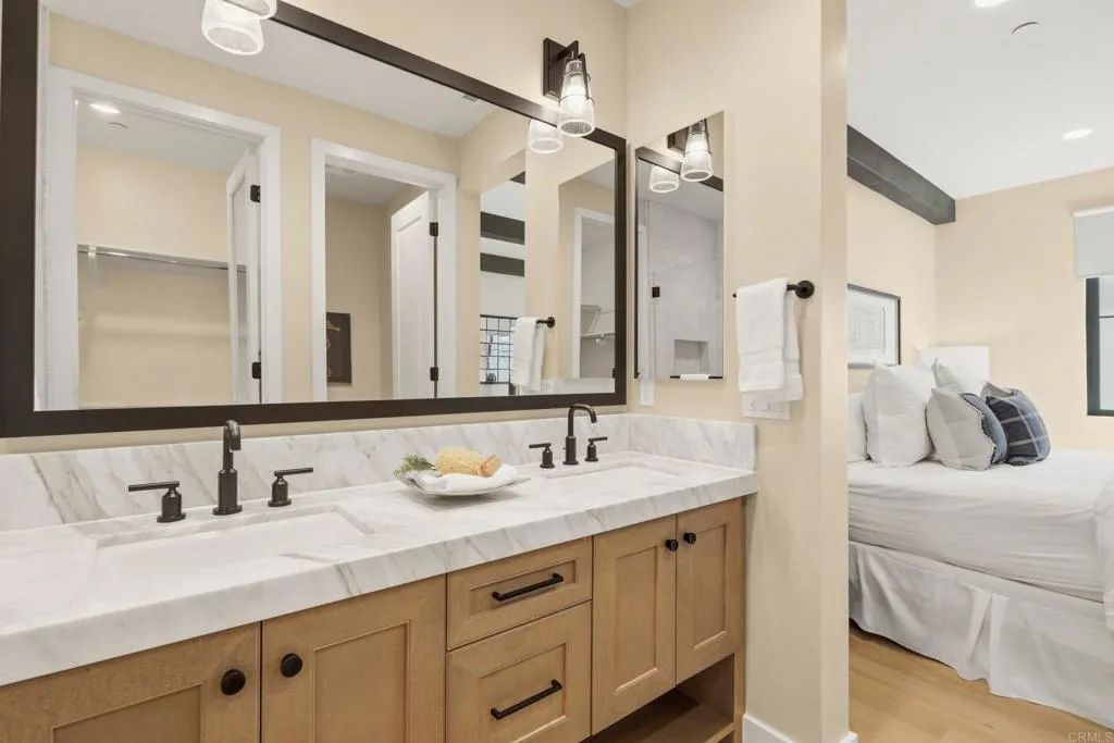 https://cdn.realtyfeed.com/cdn/127/306725126/905eaa53692f41a145e9fdbef6f235c1.webp