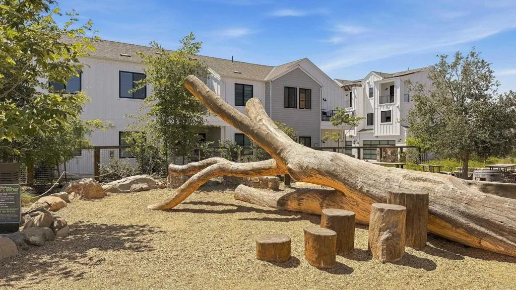 https://cdn.realtyfeed.com/cdn/127/306725126/cf4d02a723efab4b74bbe62e79befad4.webp