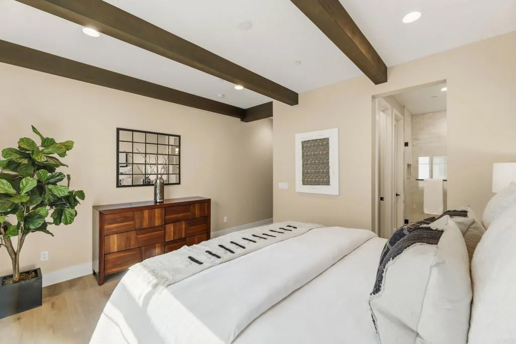 https://cdn.realtyfeed.com/cdn/127/306725126/ddc2a5b245a1e2ee04215c74bead1d6f.webp