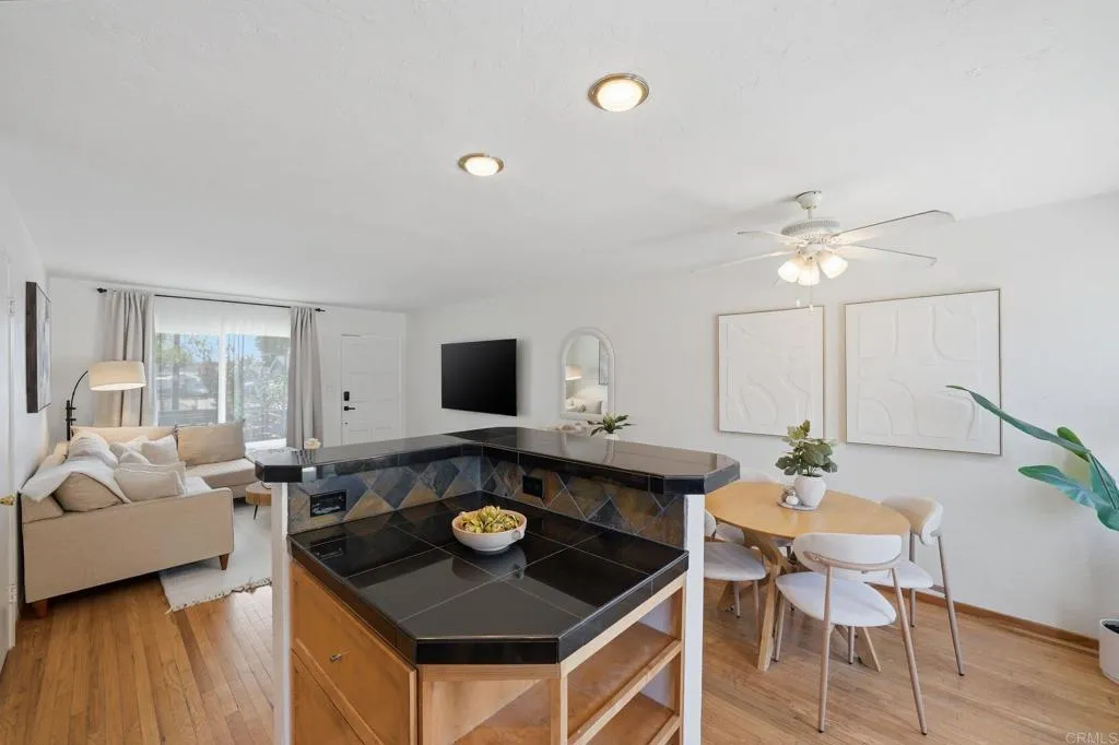 https://cdn.realtyfeed.com/cdn/127/306725140/4461cbf24f79b3862987b4583dbbabbf.webp