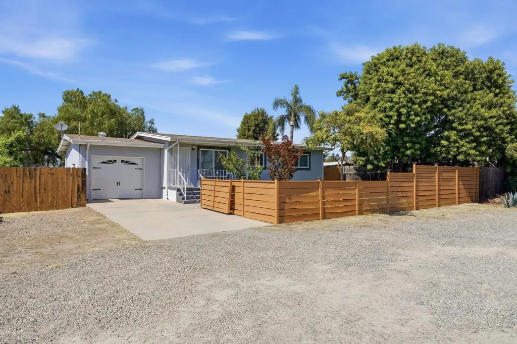 https://cdn.realtyfeed.com/cdn/127/306725140/6aa7052760d670dd5f1d0445409283ac.webp