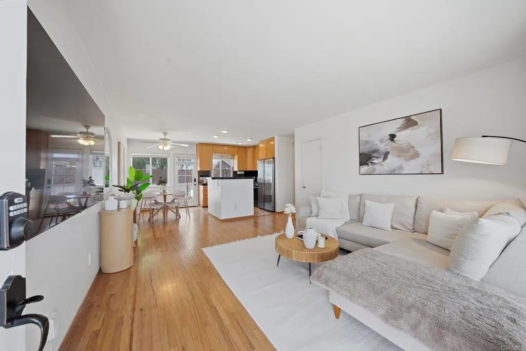 https://cdn.realtyfeed.com/cdn/127/306725140/b3e0561efcc4046ec6058ef718a410e2.webp