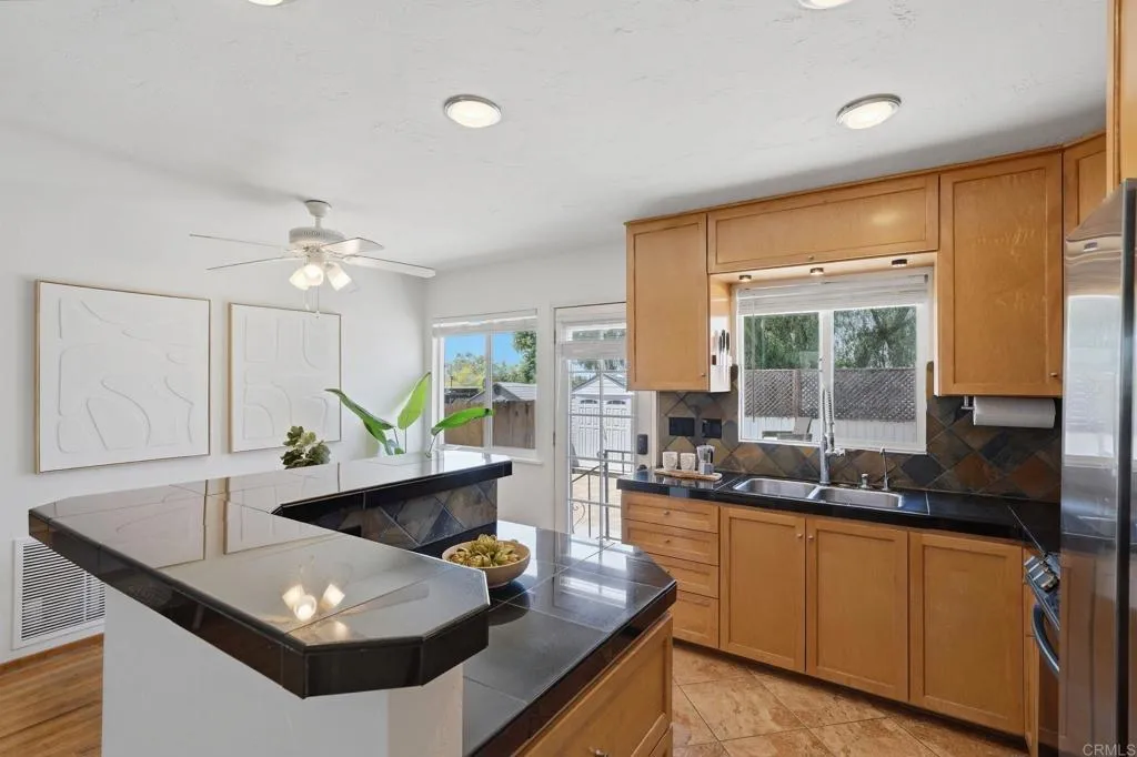 https://cdn.realtyfeed.com/cdn/127/306725140/b71f728079c327927e17e5a3b0862a03.webp