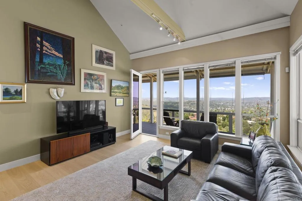 https://cdn.realtyfeed.com/cdn/127/306725145/7682d066e263f72a8ecba588a76bd6b8.webp