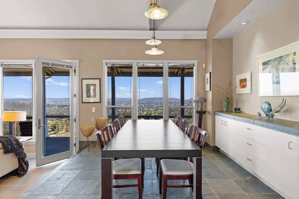 https://cdn.realtyfeed.com/cdn/127/306725145/caa7910d30f5ec2732b0a5c9ad9472c4.webp