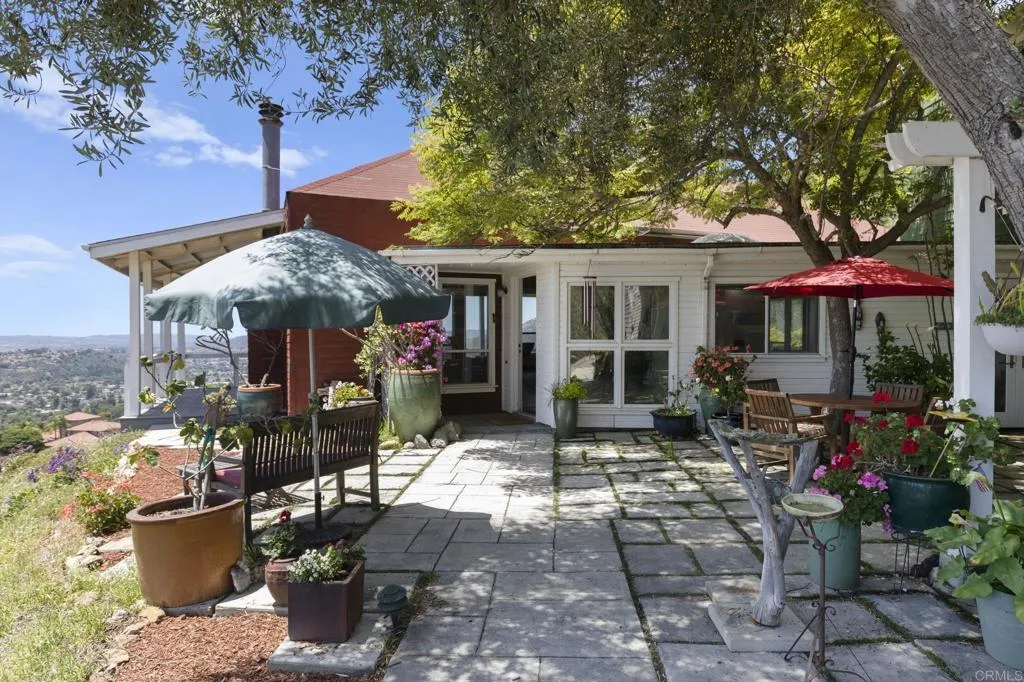 https://cdn.realtyfeed.com/cdn/127/306725145/dba45a9e52ec4648c1e0fd60aef43228.webp