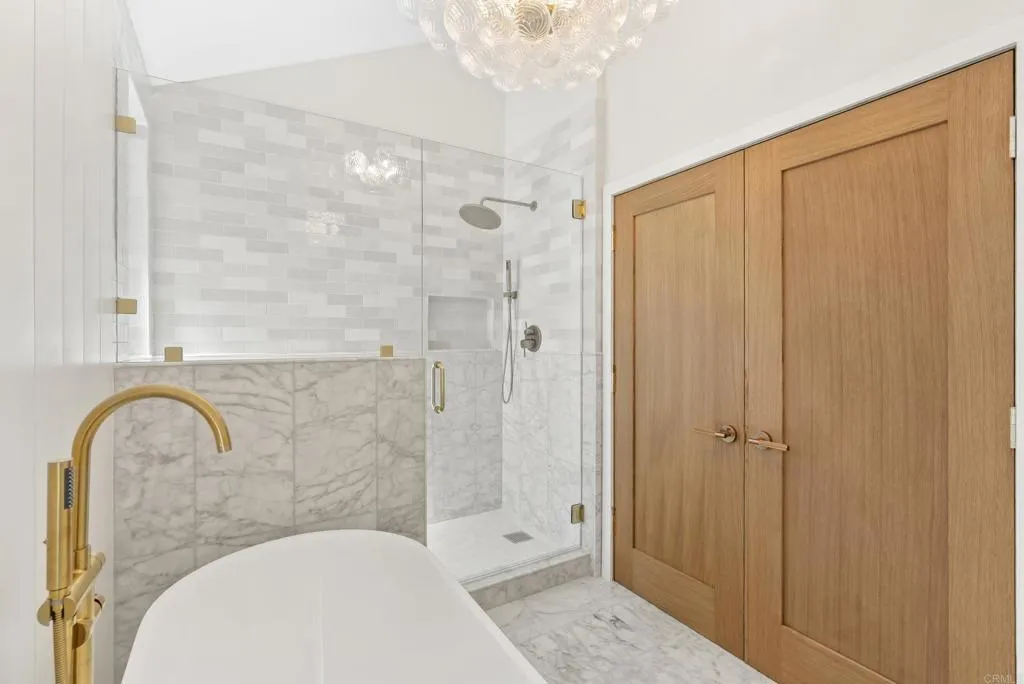https://cdn.realtyfeed.com/cdn/127/306725168/c1cd71fe9ef60b869bfe8e6d6102eb5a.webp