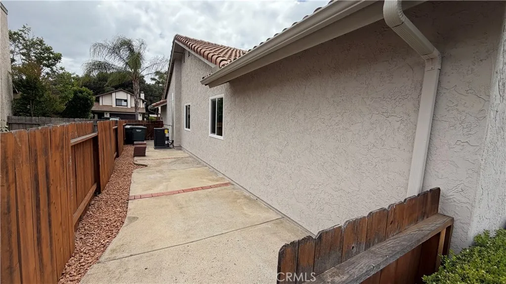 https://cdn.realtyfeed.com/cdn/127/306725191/baa0332e90384bf64f9742c2b02ffb9a.webp