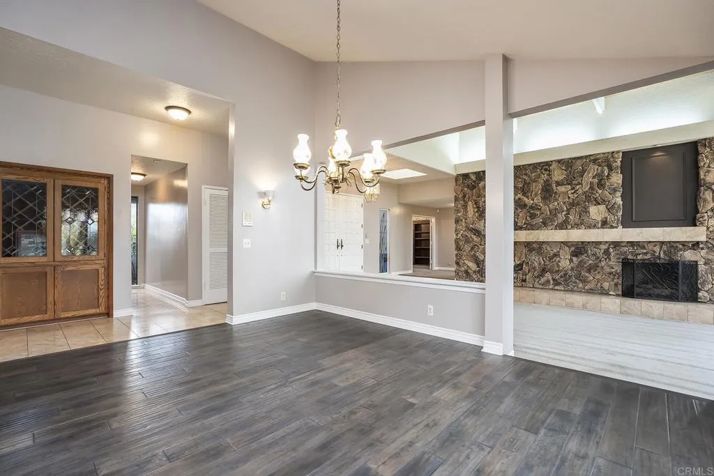 https://cdn.realtyfeed.com/cdn/127/306725245/37bc5aab483017af05226069fc6f696b.webp