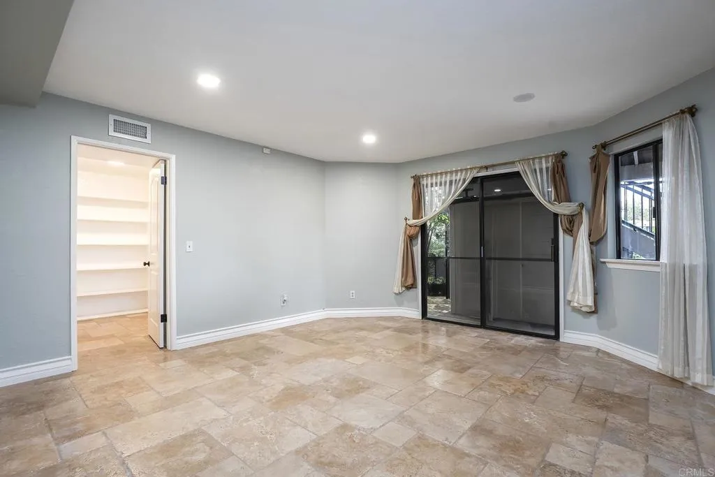 https://cdn.realtyfeed.com/cdn/127/306725245/5850088f5aee0fc0f4beb59fb8b9e9fd.webp
