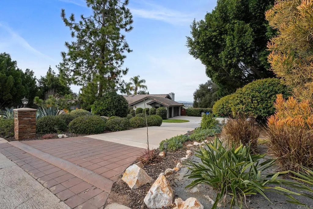https://cdn.realtyfeed.com/cdn/127/306725245/5a4bd90dcb5968c942493034e7e62aa4.webp