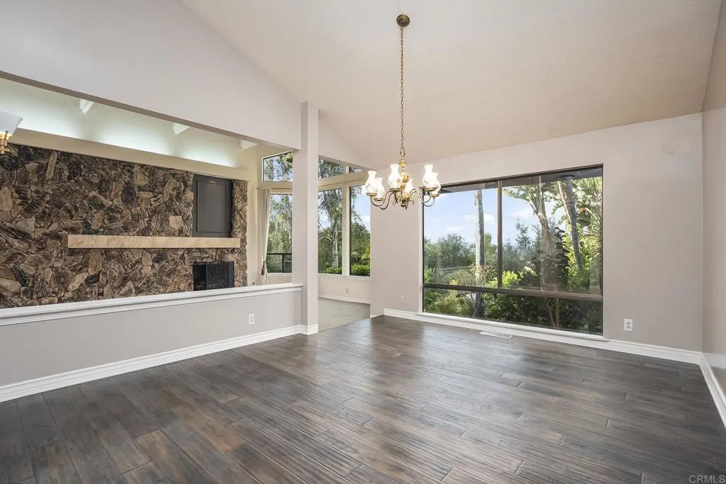 https://cdn.realtyfeed.com/cdn/127/306725245/69bb85a9190a29dcd155cb01c0439af9.webp