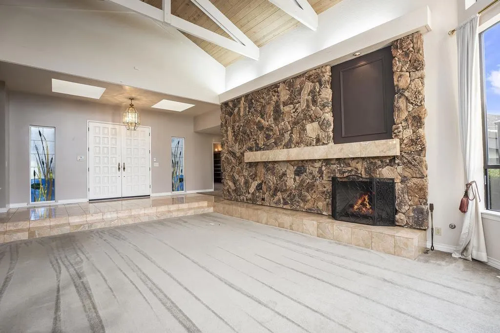 https://cdn.realtyfeed.com/cdn/127/306725245/934b72f3549f94e33a62c1a629babc69.webp