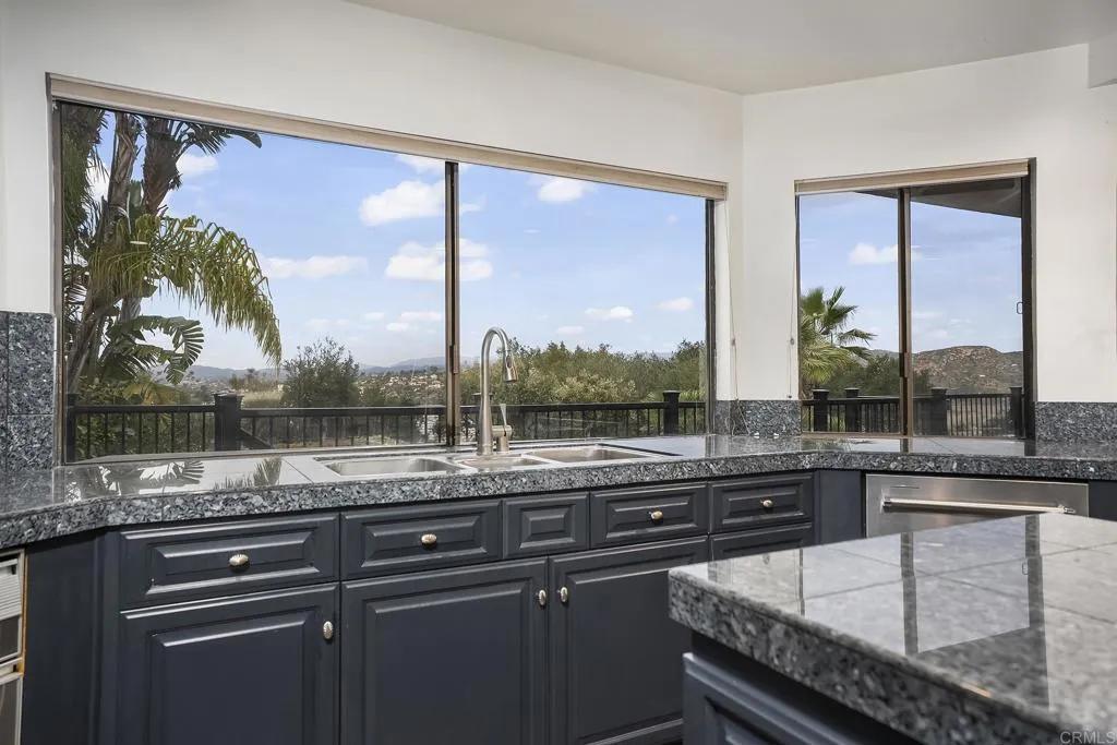 https://cdn.realtyfeed.com/cdn/127/306725245/f41428b75163e457f09e704796fcb38a.webp
