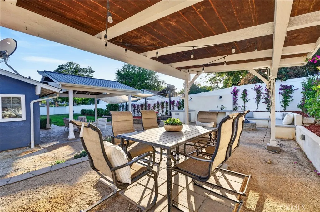 https://cdn.realtyfeed.com/cdn/127/306725247/6bd25811ad9edf7122f0dd074cf498dc.webp