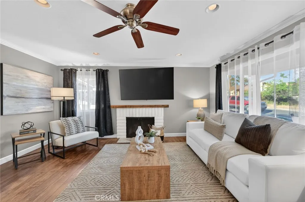 https://cdn.realtyfeed.com/cdn/127/306725247/f3b1c5c6af31c43e3912515e0302ffb7.webp