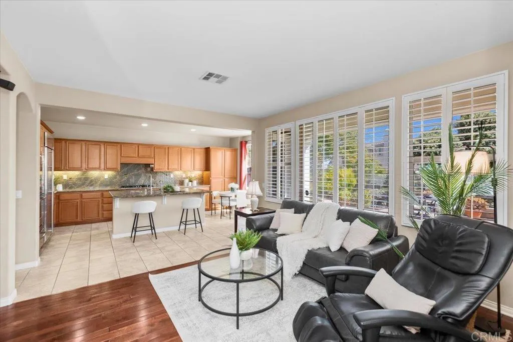 https://cdn.realtyfeed.com/cdn/127/306725259/218139f5b0548c5c23d4538d73ebf029.webp