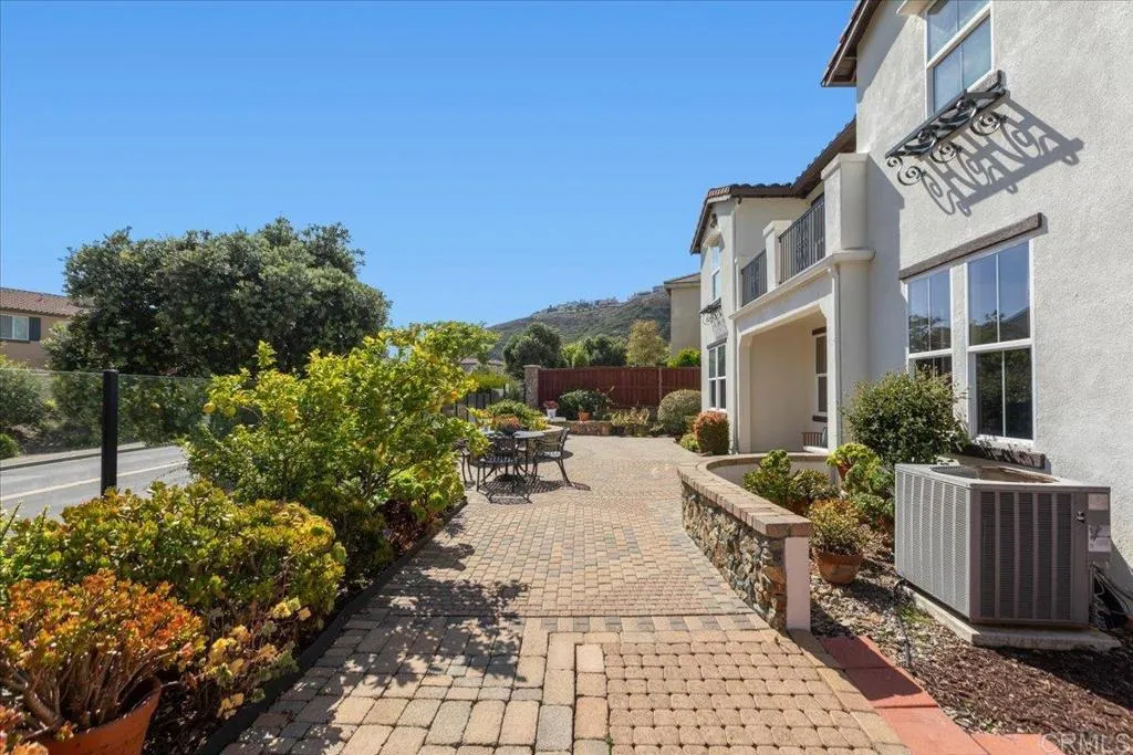 https://cdn.realtyfeed.com/cdn/127/306725259/5af7dee51ae12f98258e4ca3629a1849.webp