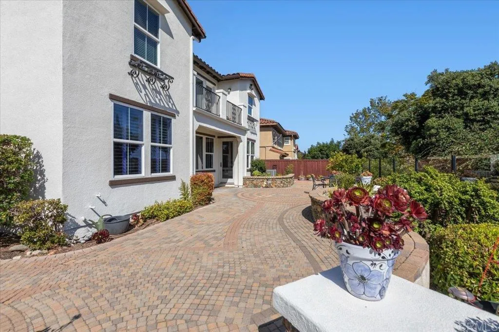 https://cdn.realtyfeed.com/cdn/127/306725259/fb94bfb50fe33c2784797dbeb58af21c.webp