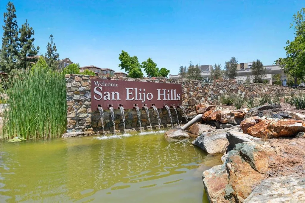 https://cdn.realtyfeed.com/cdn/127/306725261/80606da3a0f073ba3448beec0c4e39d7.webp