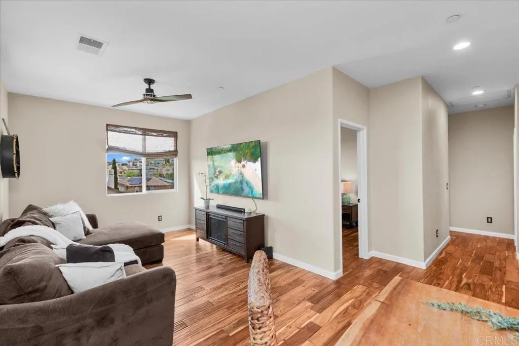 https://cdn.realtyfeed.com/cdn/127/306725261/868f46977154ee8c94d0dac6052bf24f.webp