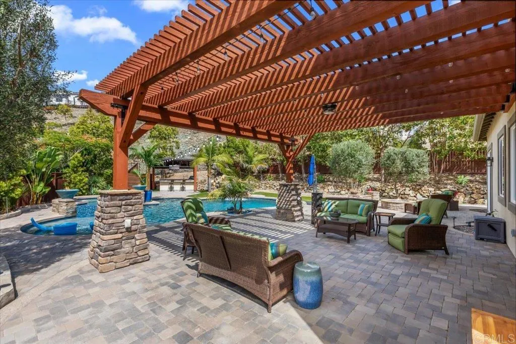 https://cdn.realtyfeed.com/cdn/127/306725261/982bafe80257da8c15fe7b88b86c290d.webp