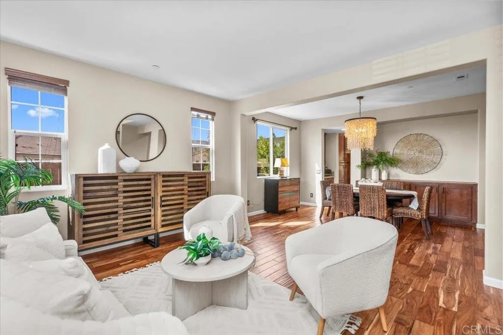 https://cdn.realtyfeed.com/cdn/127/306725261/c324313d6fa4fee25d7fb37a5e379350.webp