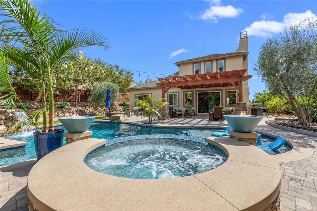 https://cdn.realtyfeed.com/cdn/127/306725261/ce98e93dcb49a2fe91757e7d993857ec.webp