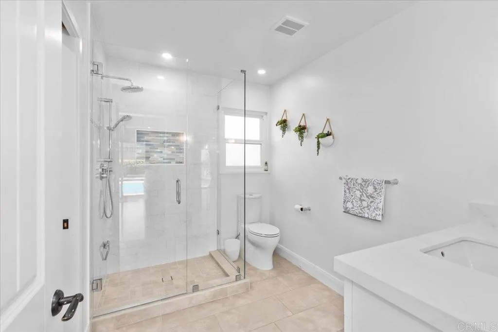 https://cdn.realtyfeed.com/cdn/127/306725262/790ba78fe6f7eb30539cac5685fd14db.webp