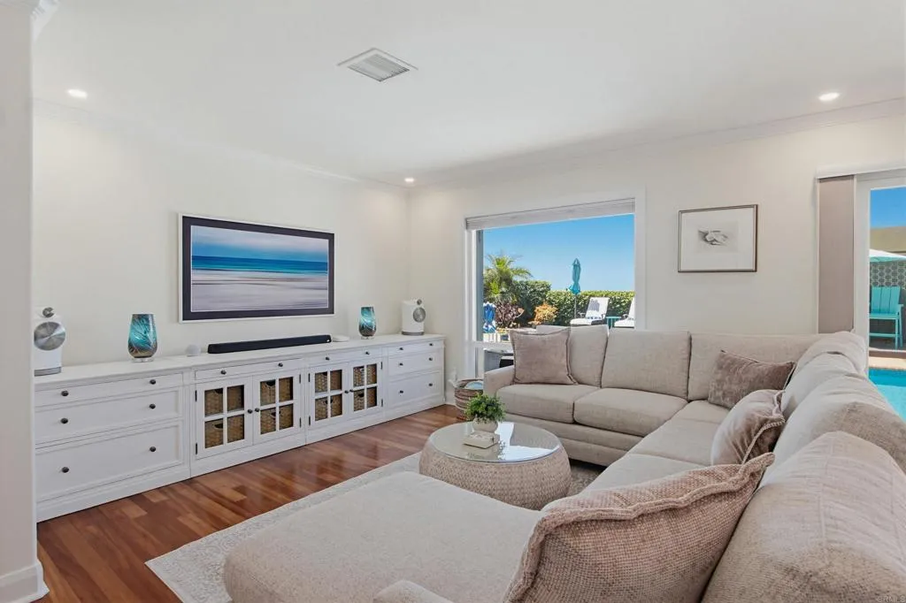 https://cdn.realtyfeed.com/cdn/127/306725262/bf6bdfda809d3fd1b8fae7be71273bf2.webp