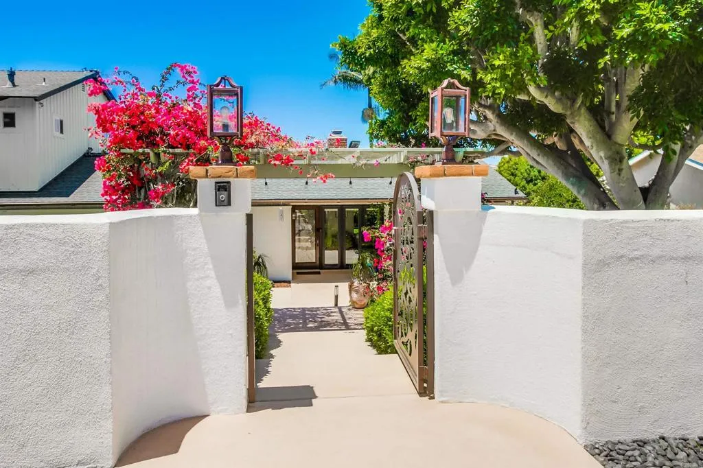 https://cdn.realtyfeed.com/cdn/127/306725262/bfb1432f64e20c1b5225ca9bb08ddfdc.webp