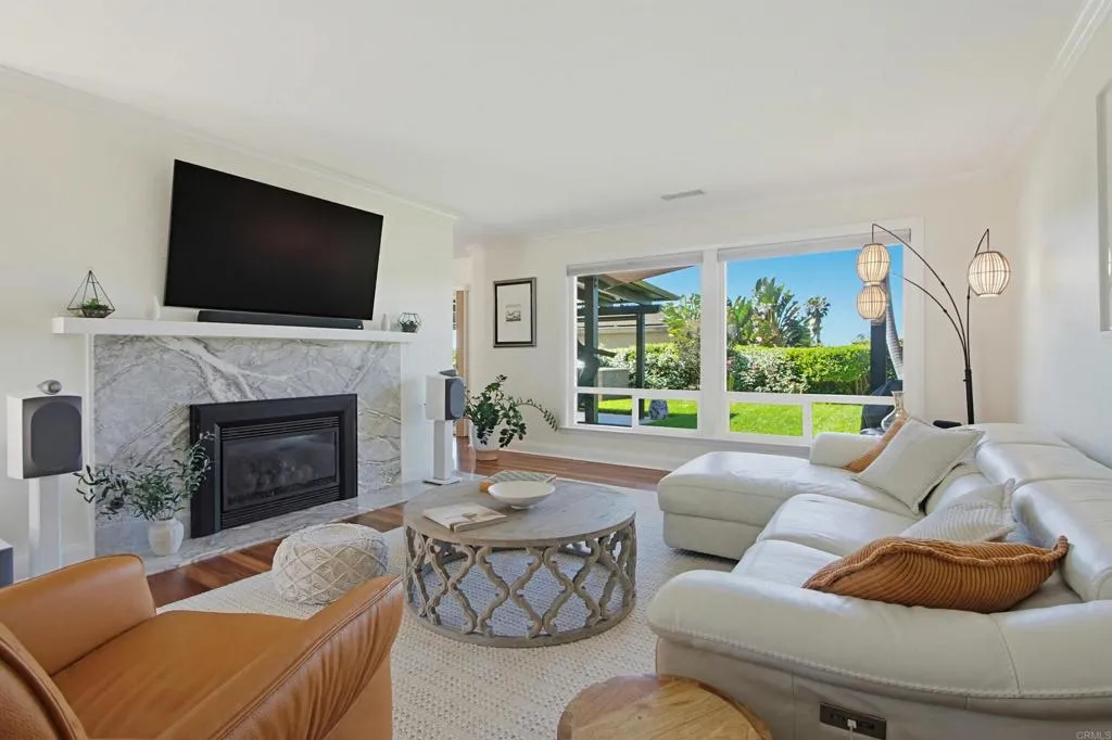 https://cdn.realtyfeed.com/cdn/127/306725262/ca8fa2ebcc69a847b6f2a02d80638bb5.webp