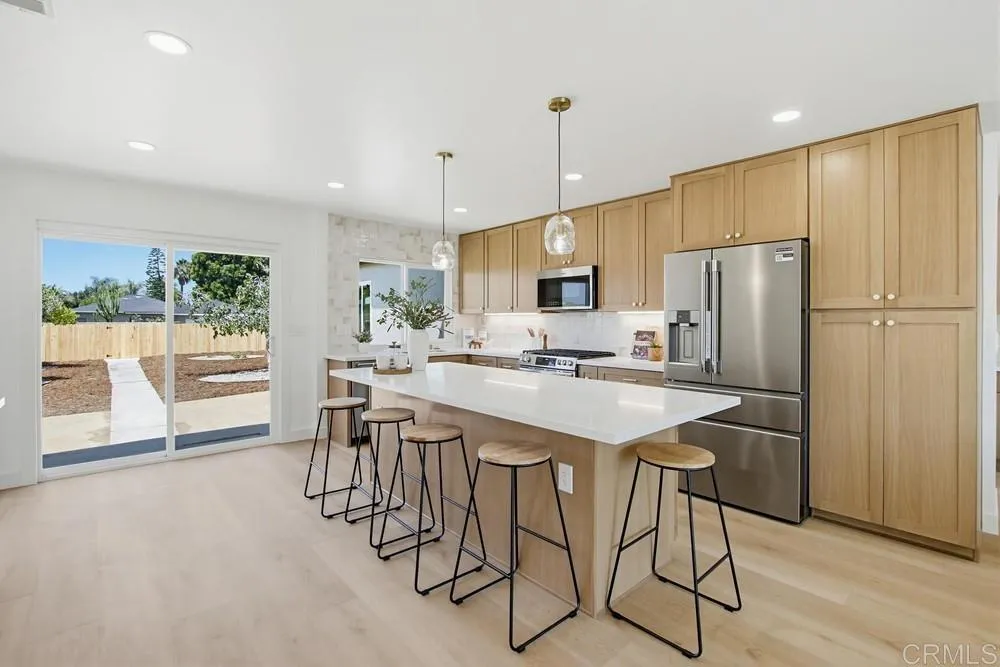 https://cdn.realtyfeed.com/cdn/127/306725269/37d10dfdc3c50a327eeb0b1819088f39.webp