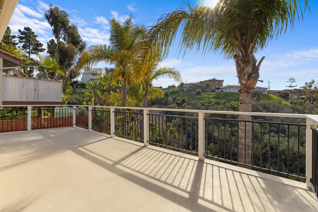 https://cdn.realtyfeed.com/cdn/127/306725324/8b04e93e636fb5efb4fb4b4c387338cf.webp