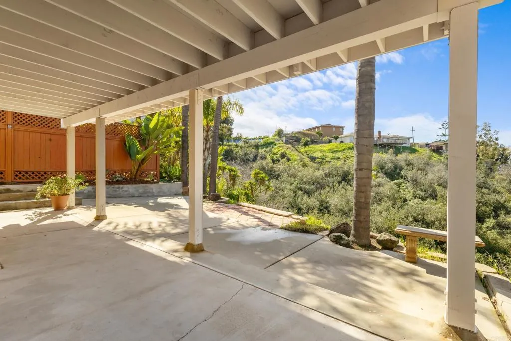 https://cdn.realtyfeed.com/cdn/127/306725324/cef17cfb8b808baf447e4b0bbda4b1eb.webp
