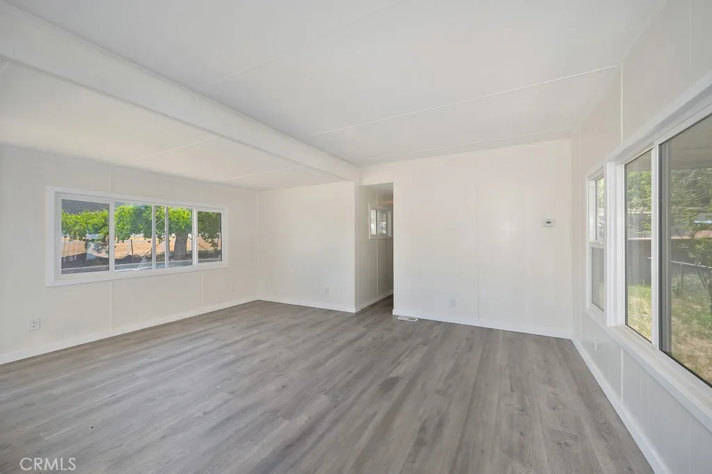 https://cdn.realtyfeed.com/cdn/127/306725339/804169bd1d30a4b1ef46ff7842828ac4.webp