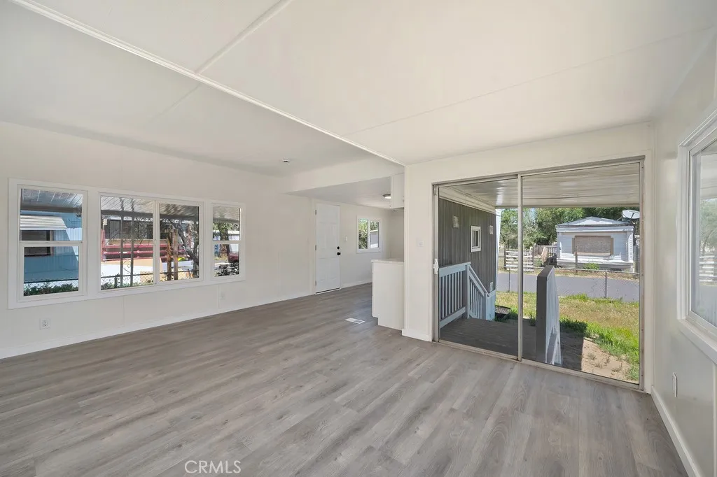 https://cdn.realtyfeed.com/cdn/127/306725339/c101080ada50fc445bdffbca87e345de.webp