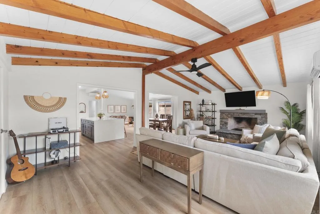 https://cdn.realtyfeed.com/cdn/127/306725344/622521ffbcd6e698858cd61c01819f9e.webp